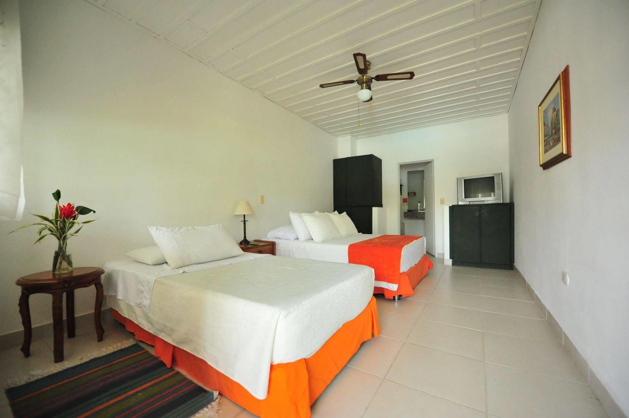 Campestre La Floresta Hotel Puerto Espejo